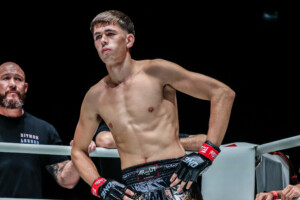 Charlie Invité Sam Fitzgerald ONE Fight Night 44 4