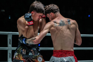 Charlie Invité Sam Fitzgerald ONE Fight Night 44 5
