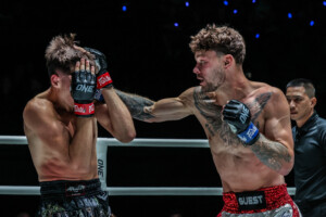 Charlie Invité Sam Fitzgerald ONE Fight Night 44 6