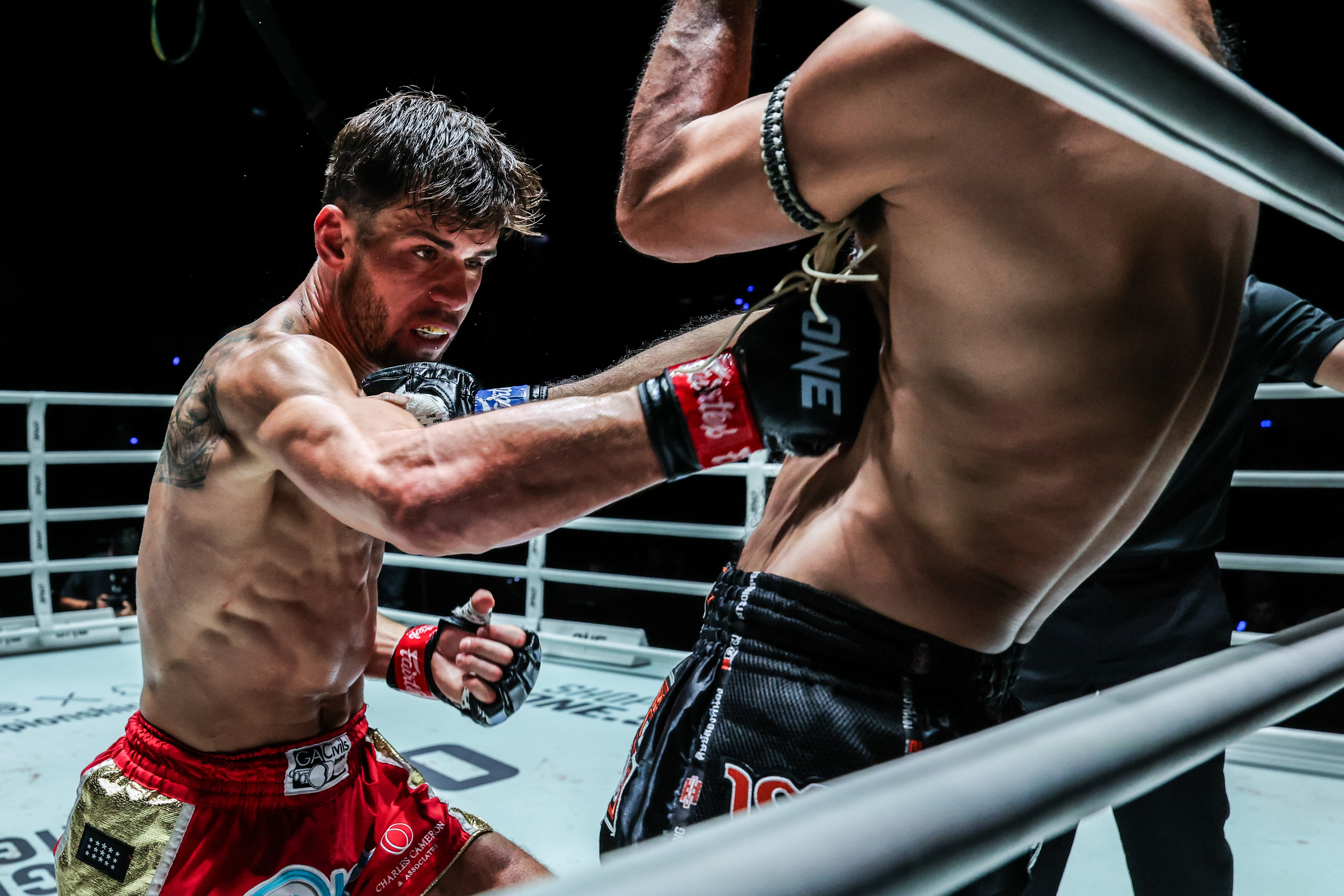 George Jarvis Rungrawee Sitsongpeenong ONE Fight Night 44 11.jpg