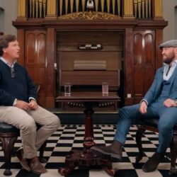Conor McGregor tourne une publicité pour les pochettes ALP de Tucker Carlson