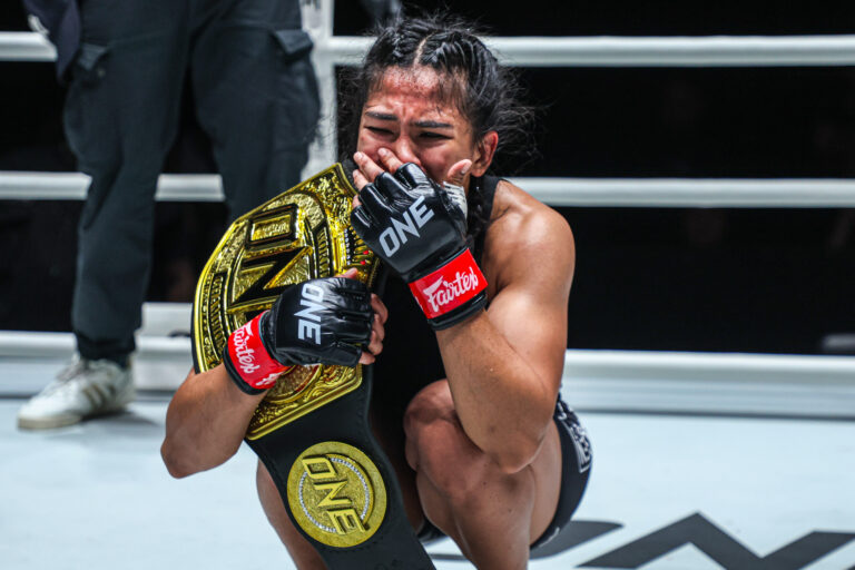 Denice Zamboanga quitte le championnat du monde de MMA poids atomique féminin ONE pour embrasser la maternité