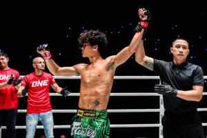Detchawalit Silkmuaythai Tom Casse Le Cercle Intérieur 21 9