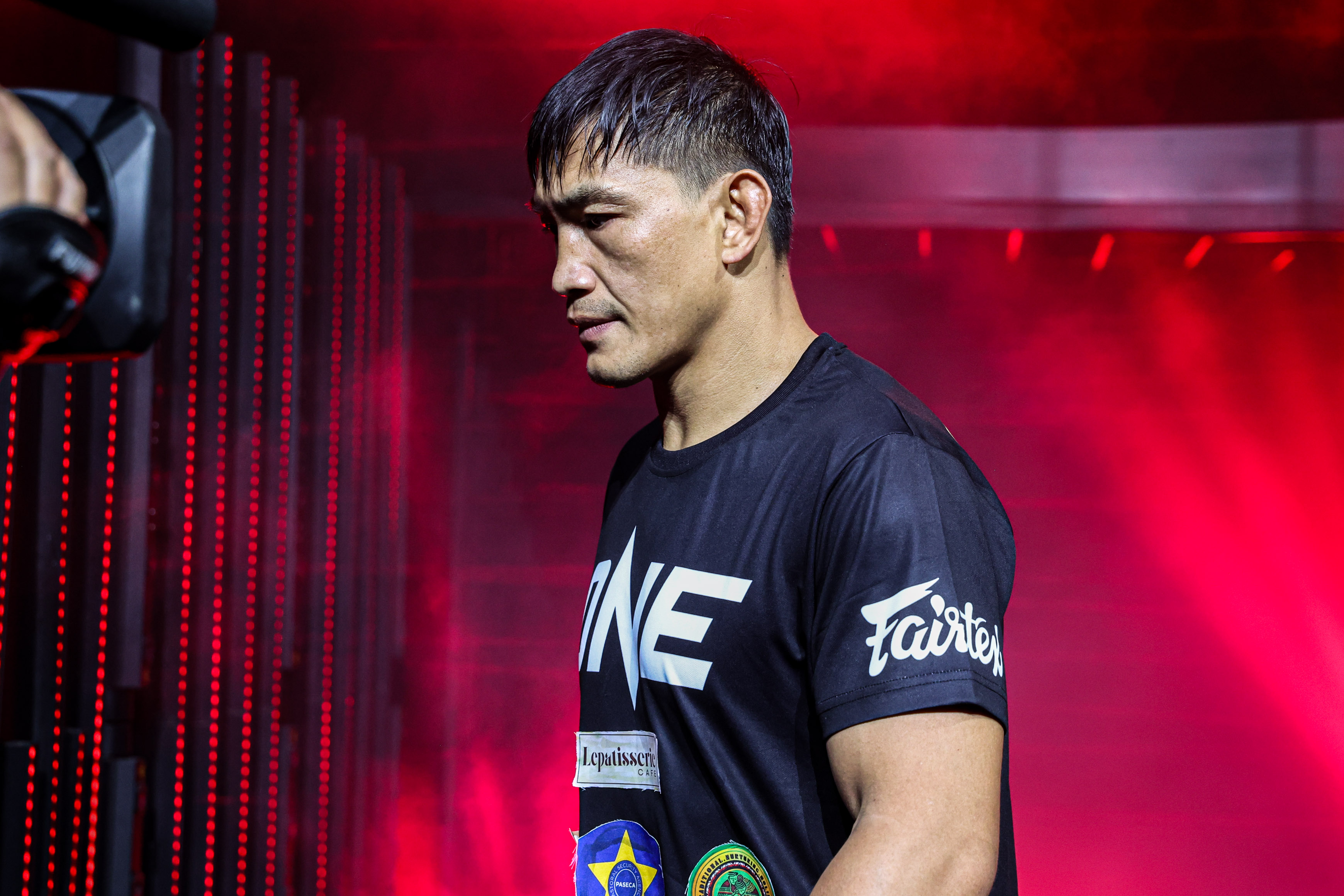 Shozo Isojima Eduard Folayang Le Cercle Intérieur 21 2.jpg