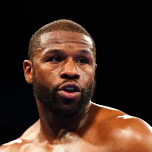 Floyd Mayweather nomme un combattant qui devrait être au sommet