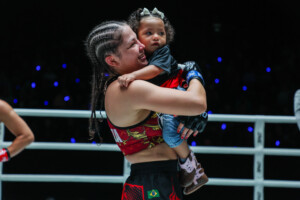 Victoria Souza Ayaka Miura Une Nuit De Combat 45 13