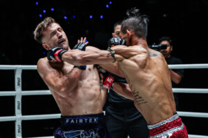 Suablack Tor Pran49 Stephen Irvine ONE Fight Night 45 7