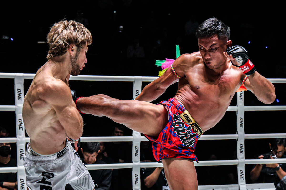 Mongkoldetlek Por Pim sur Ruslan Tuktarov ONE Friday Fights 156 5