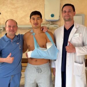 Dmitry Bivol subit une opération au coude, ce qui retarde son retour