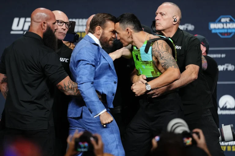 Conor McGregor fait savoir au monde que « le Mac est de retour » à l&rsquo;UFC 329 Presser