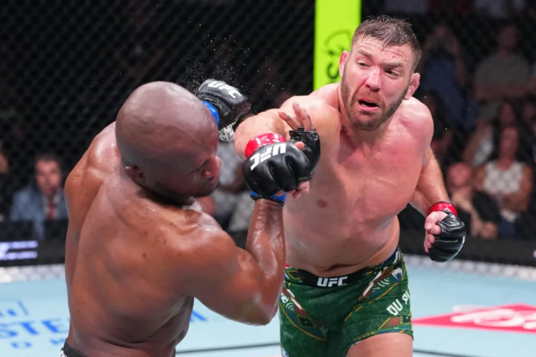 Dricus Du Plessis surpasse Kamaru Usman en cinq rounds à l&rsquo;UFC OKC