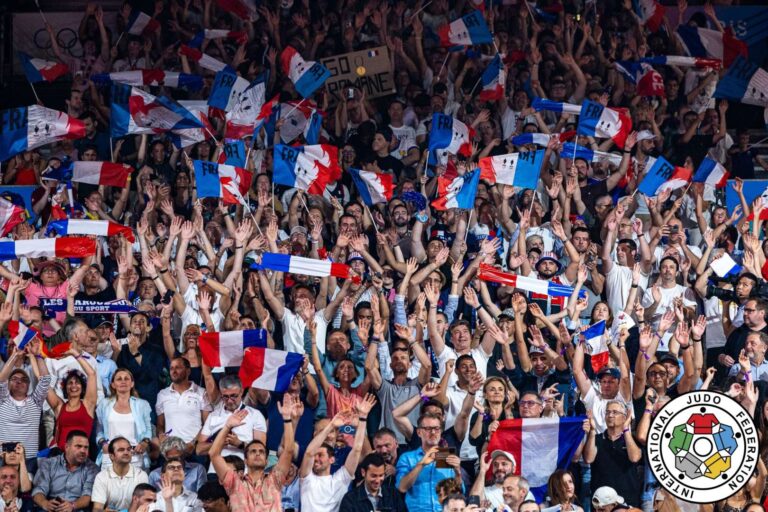 Pourquoi de plus en plus de fans de judo explorent-ils les paris compétitifs pendant la saison des championnats ?