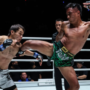 Résultat du ONE Friday Fights 163 Co-Main Event : Mongkoldetlek élimine Khamidov avec les genoux au deuxième tour