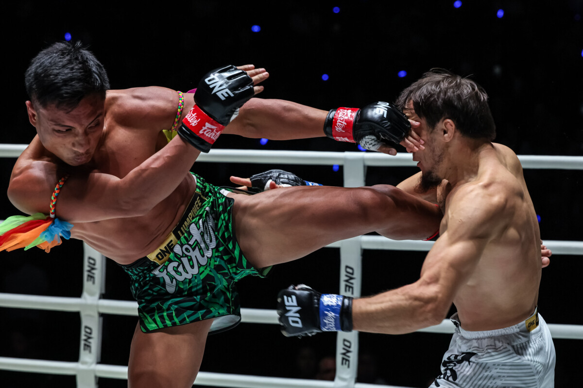 Mongkoldetlek Por Pim-on bat Utkirzhon Khamidov lors du ONE Friday Fights 163 le 24 juillet.