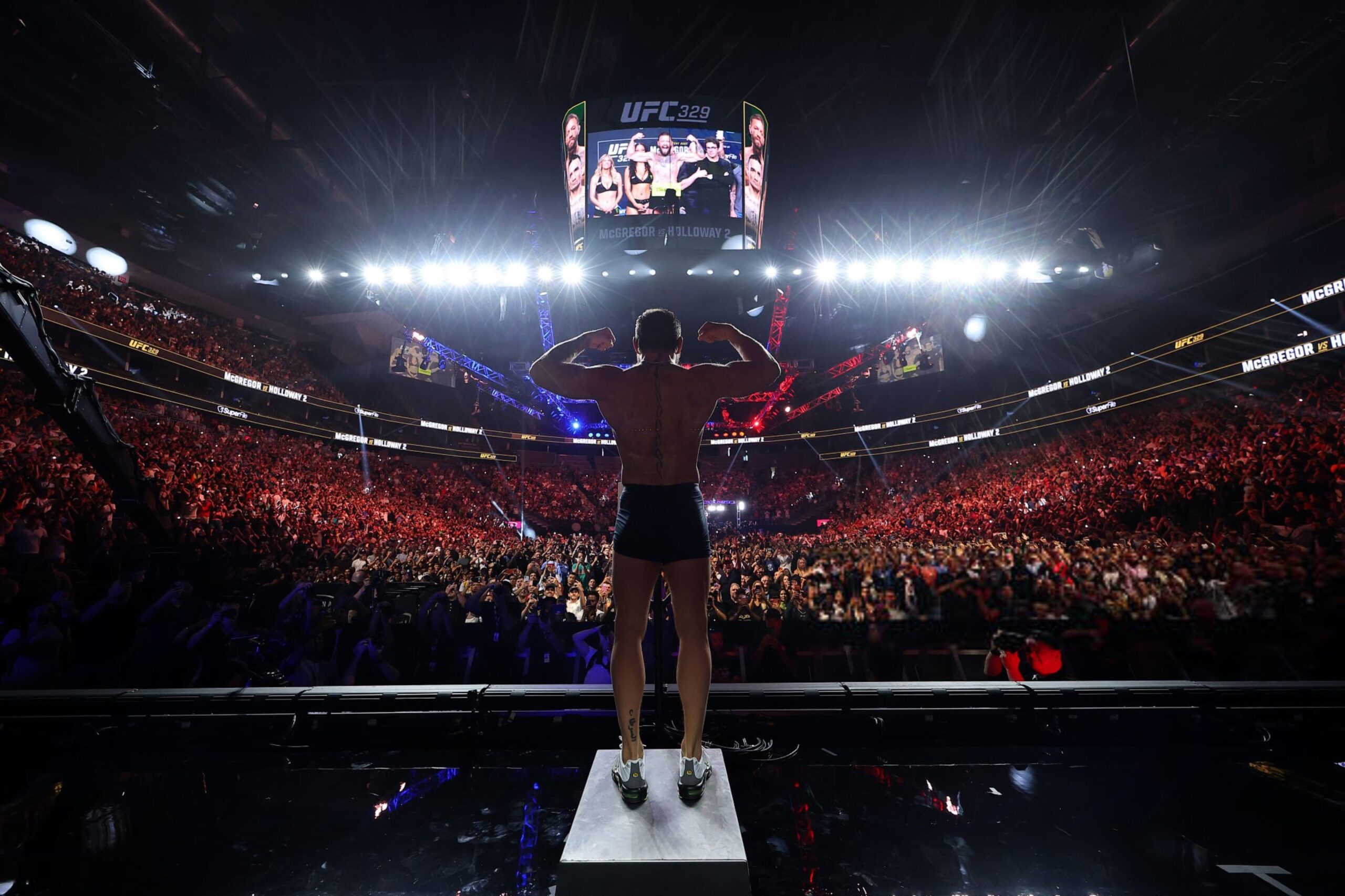 Résultats de la pesée de l'UFC 329 et confrontations finales