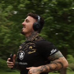 Tom Aspinall dit à l&rsquo;UFC qu&rsquo;il est prêt à partir