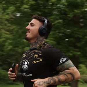 Tom Aspinall dit à l&rsquo;UFC qu&rsquo;il est prêt à partir