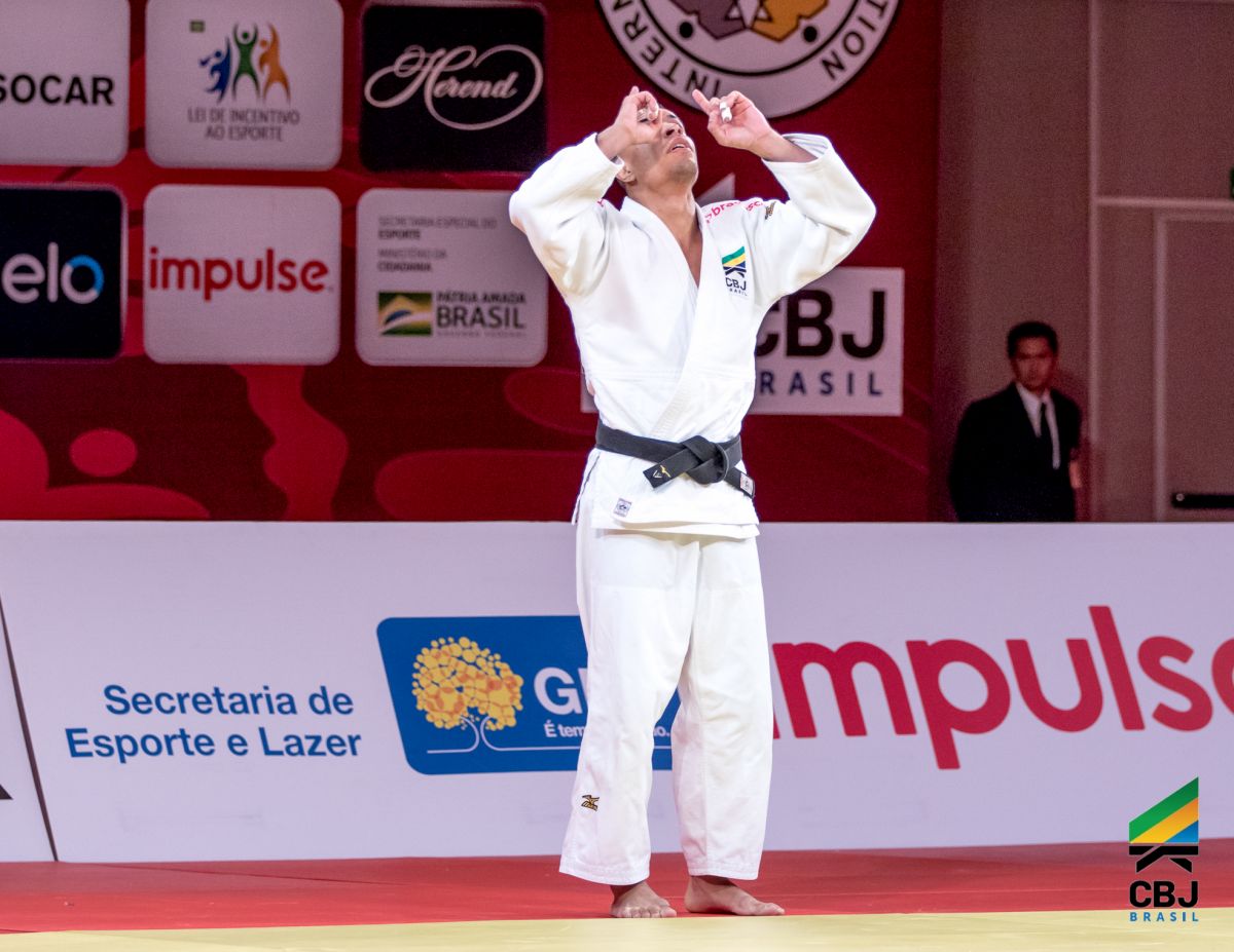 David Lima seizes his moment to deny Gauthier-Drapeau in Lima