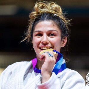 Acelya Toprak redonne à l&rsquo;Angleterre la couronne des moins de 57 kg avec l&rsquo;or du Commonwealth à Glasgow