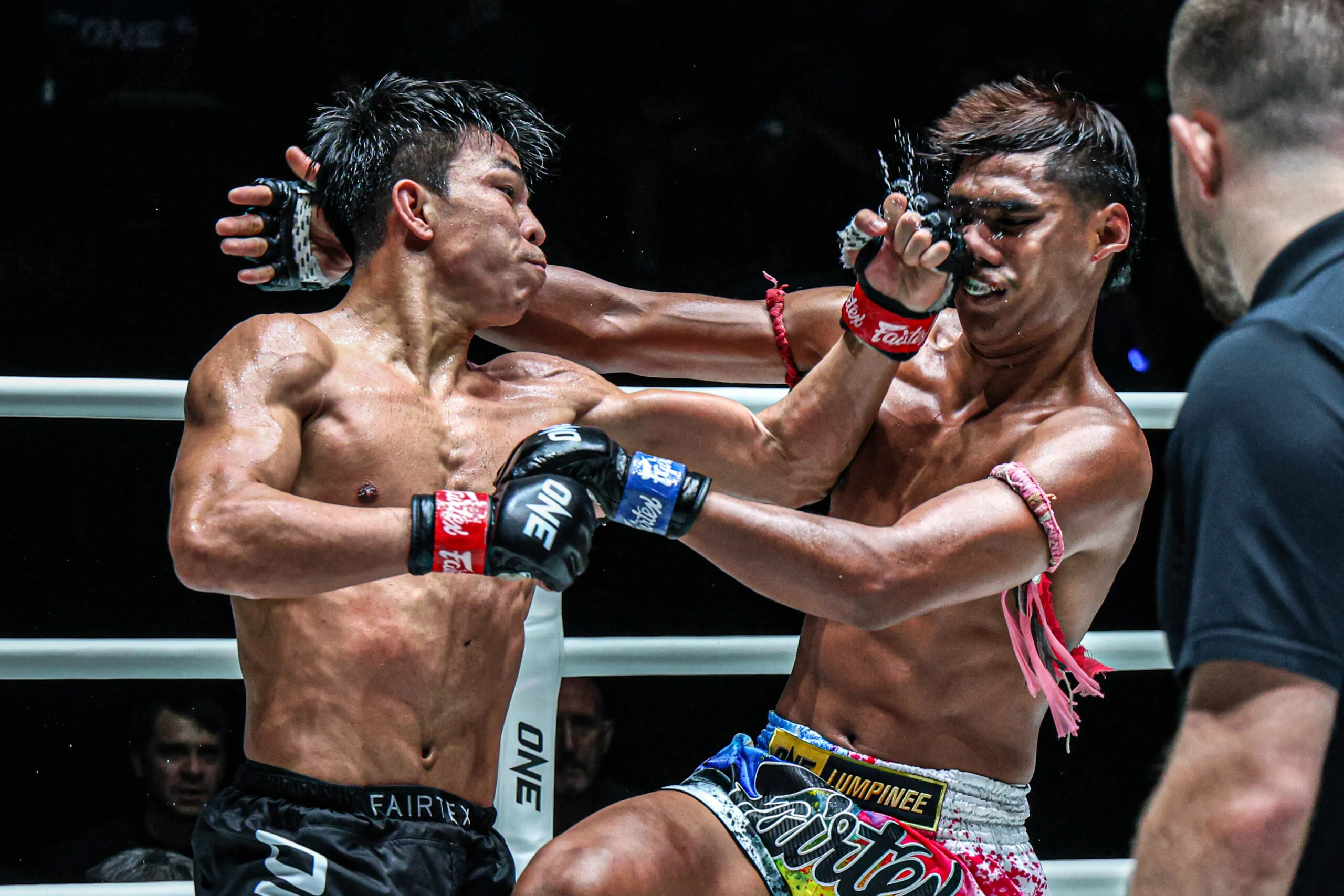 Dedduanglek Torfunfarm lands a uppercut on Cyber Sor Tienpo at ONE Friday Fights 153