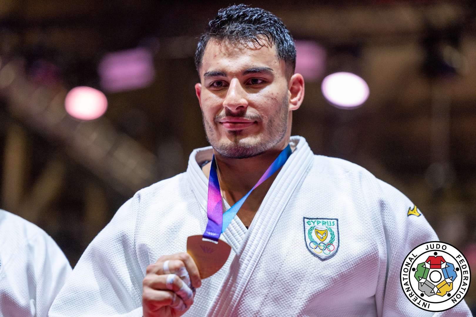 Chypre célèbre sa percée alors qu'Antoniou remporte l'or des poids lourds du Commonwealth