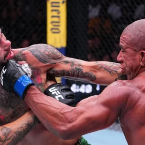 Gregory Rodrigues appelle Dricus Du Plessis après sa victoire contre Hernandez