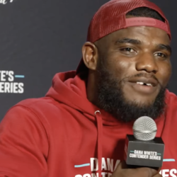 L&rsquo;ancien secondeur des Jets Anthony Wint marque un KO de 34 secondes et remporte un contrat avec l&rsquo;UFC – Dana White dit que Maxx Crosby, All-Pro des Raiders, pourrait être un champion du monde de l&rsquo;UFC