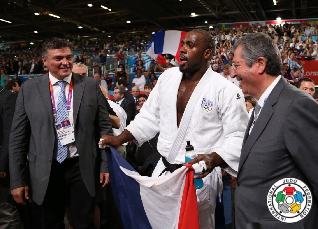 Quatorze ans plus tard : la première couronne olympique de Teddy Riner a changé pour toujours le judo des poids lourds