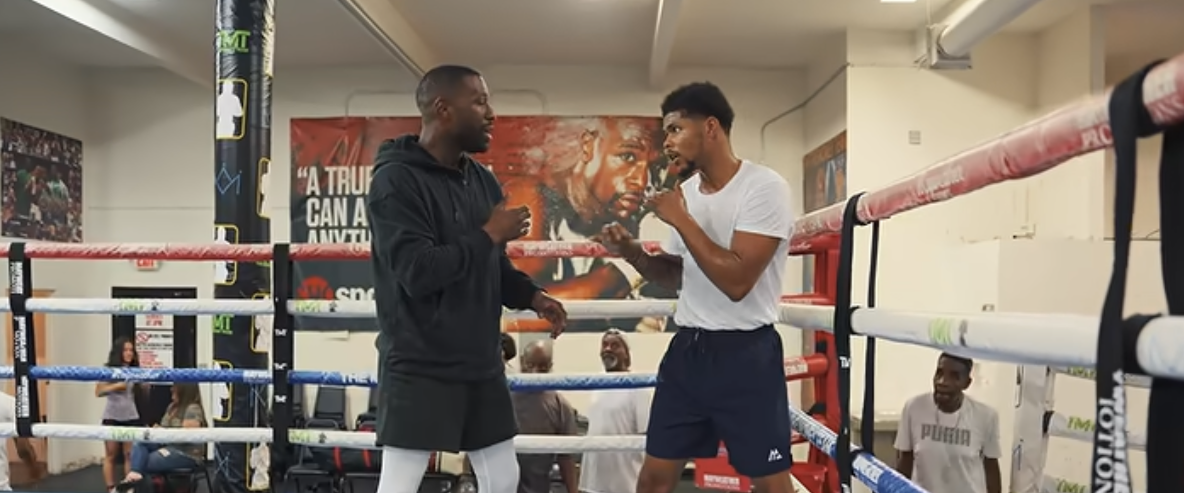 Shakur fait l'éloge de Mayweather tout en taquinant l'annonce du combat