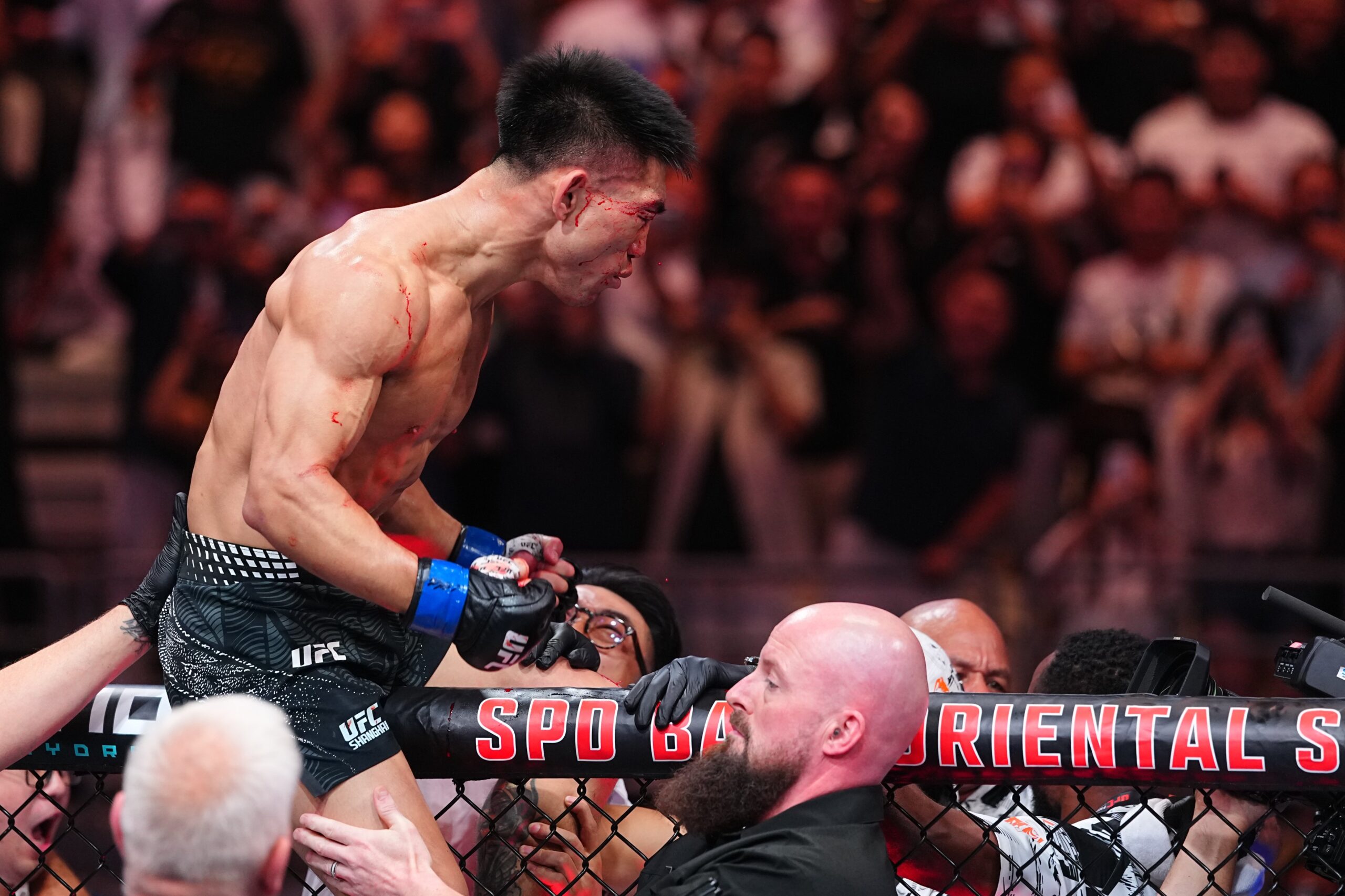 Song Yadong réussit à se fâcher contre Umar Nurmagomedov à Shanghai