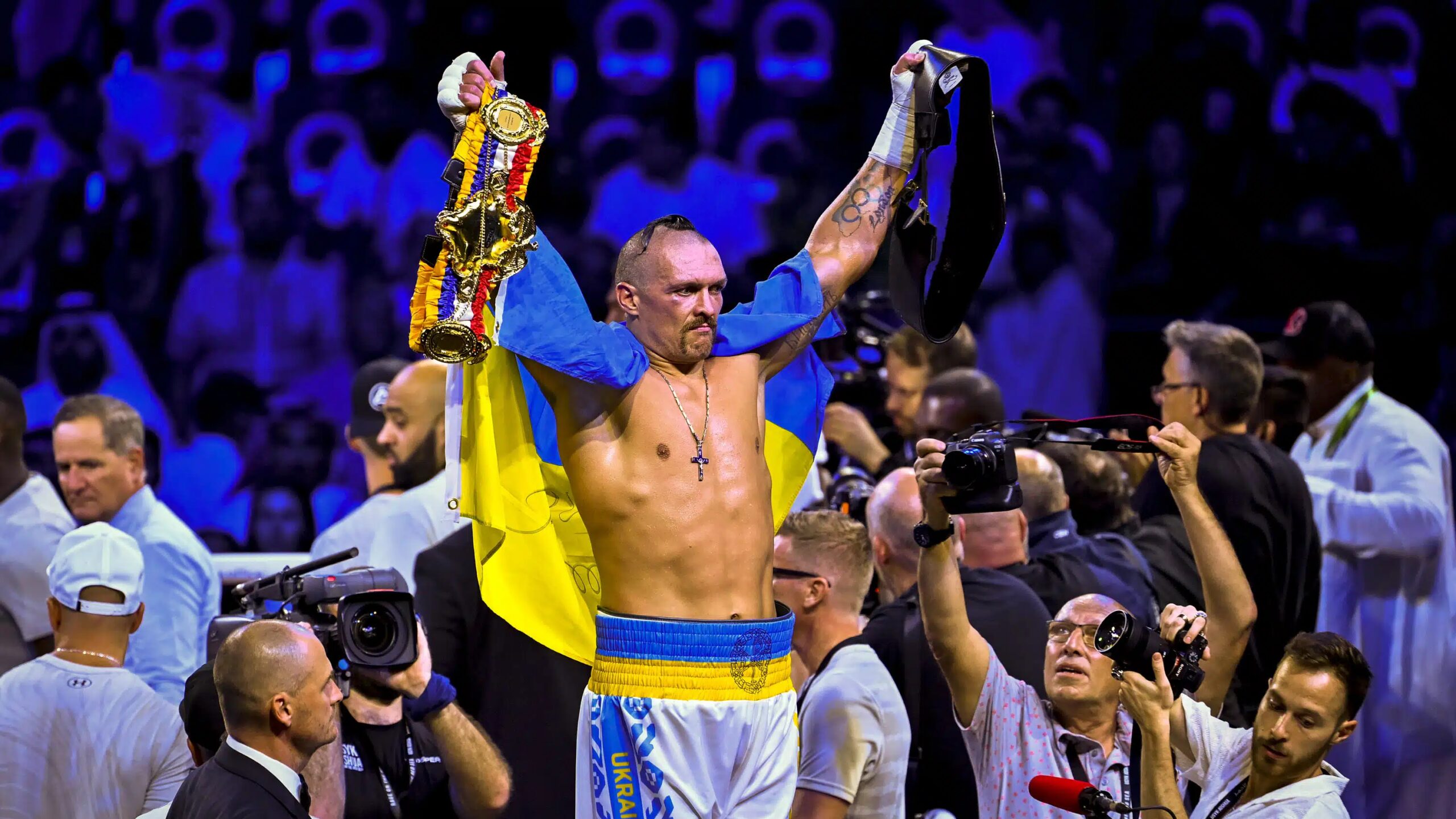 Usyk cible le combat d’adieu contre. Plus sauvage en mars