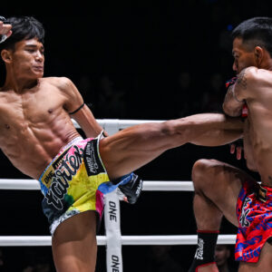 Résultat du co-événement principal du ONE Friday Fights 171 : Mahar Thway maintient un record parfait intact avec une victoire courageuse contre Petsuphan