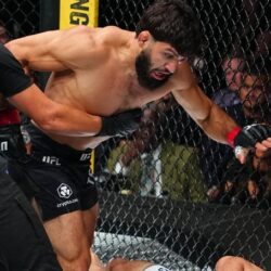 Arman Tsarukyan remporte la victoire au premier tour contre Mauricio Ruffy dans le co-principal de l&rsquo;UFC 331