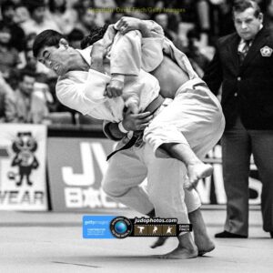 Hidetoshi Nakanishi, champion du monde et éducateur de judo, décède à 68 ans
