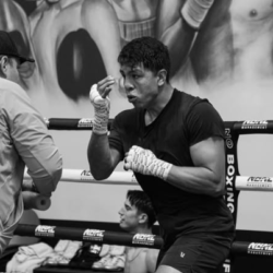 Les exigences obligatoires du champion des super-moyens Jaime Munguia exigent une prochaine chance au titre