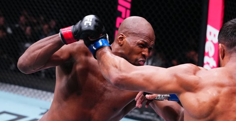 MVP remporte la victoire lors du dernier combat sur le contrat actuel de l'UFC