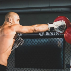 Sean Strickland envisage de passer à la boxe