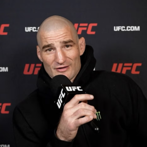 Strickland dit qu&rsquo;il a été contraint de conclure un nouvel accord avec l&rsquo;UFC
