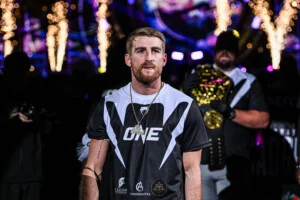 Jonathan Haggerty contre Hiroki Akimoto à ONE SAMURAI 4 20 1