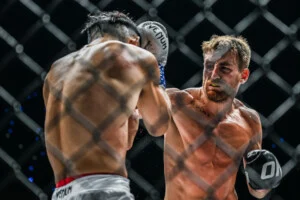 Jonathan Haggerty contre Hiroki Akimoto à ONE SAMURAI 4 10
