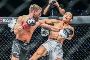 Jonathan Haggerty contre Hiroki Akimoto à ONE SAMURAI 4 8