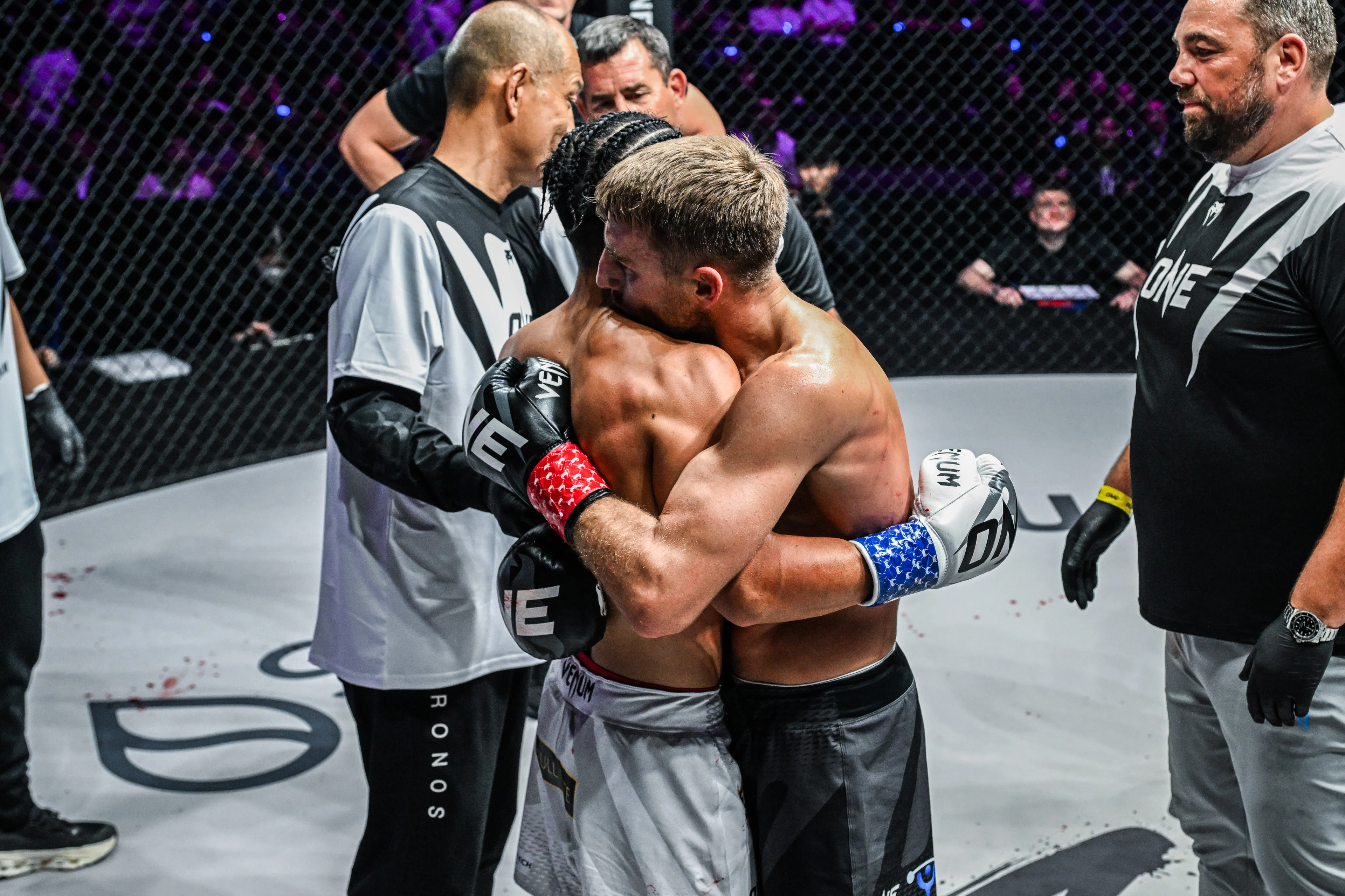 Jonathan Haggerty contre Hiroki Akimoto à ONE SAMURAI 4 2.jpg