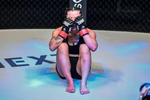 Itsuki Hirata contre Jihin Radzuan à ONE SAMURAI 4 9