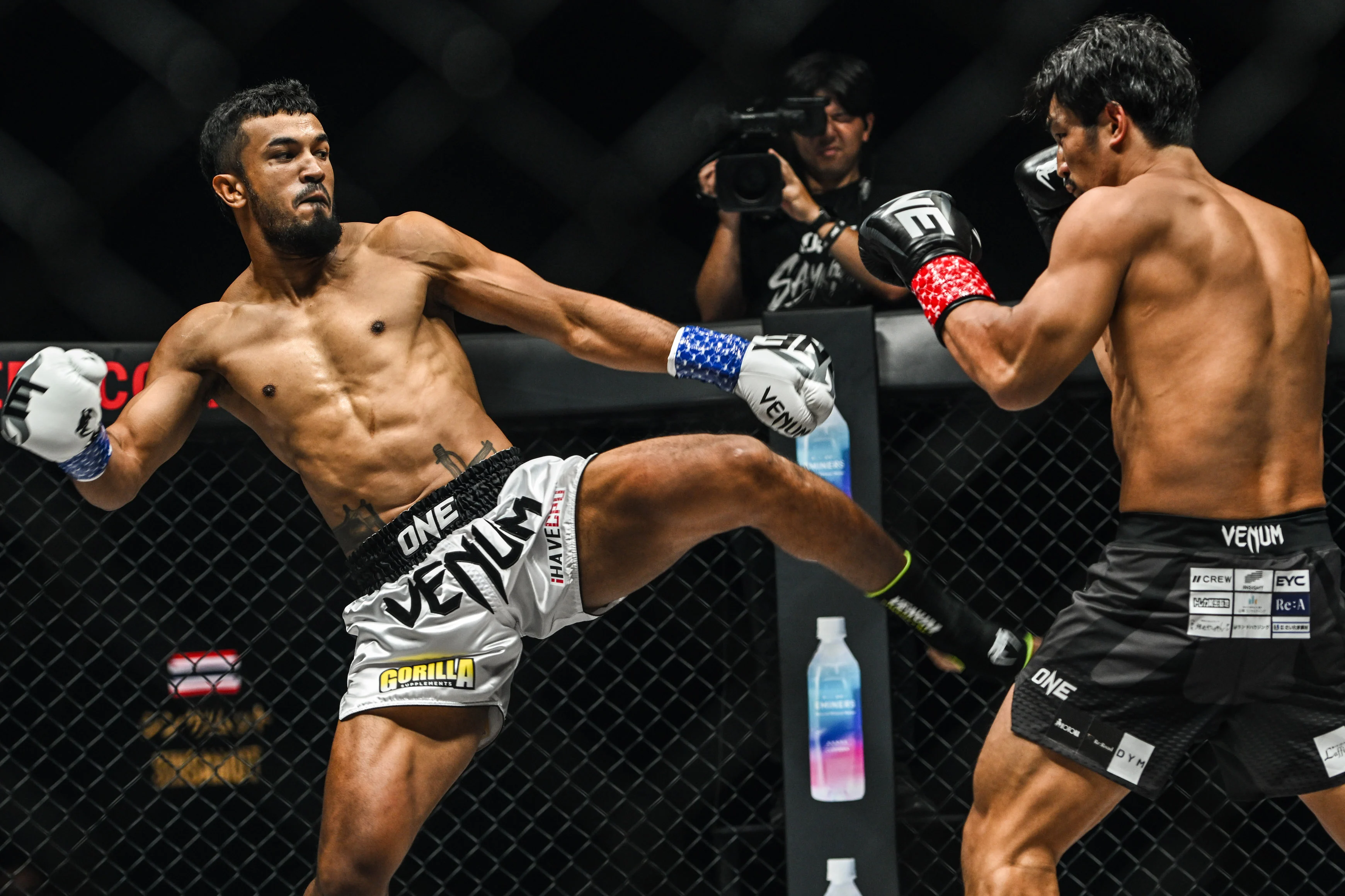 Shintaro Matsukura contre Sinsamut à ONE SAMURAI 4 15.jpg