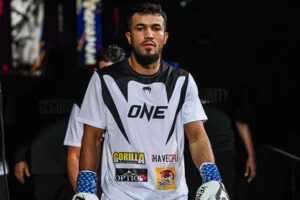 Shintaro Matsukura contre Sinsamut à ONE SAMURAI 4 11