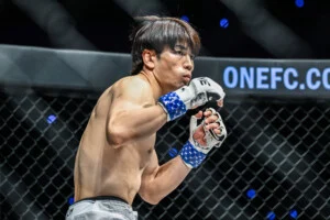 Yu Takeuchi contre Ryoto Nishiyama à ONE SAMURAI 4 3