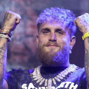 Jake Paul publie une liste de combats 10 mois après s&rsquo;être cassé la mâchoire par Joshua