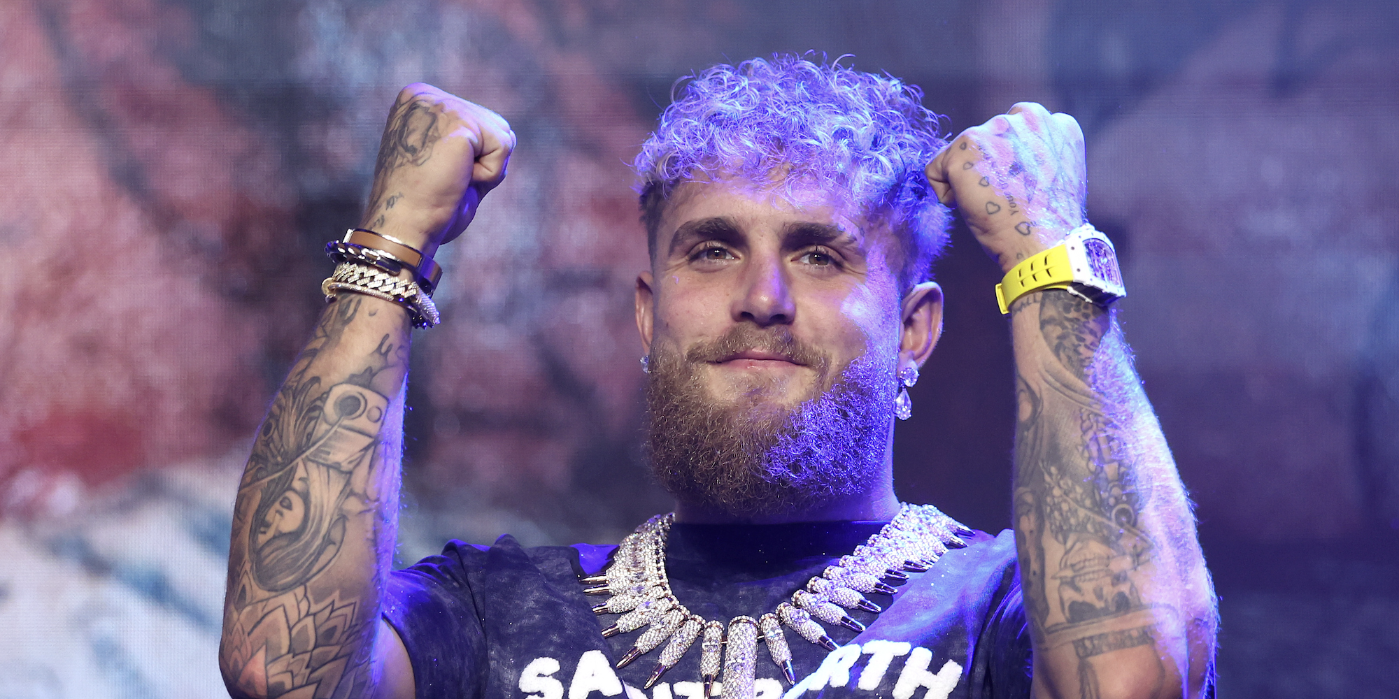 Jake Paul publie une liste de combats 10 mois après s'être cassé la mâchoire par Joshua