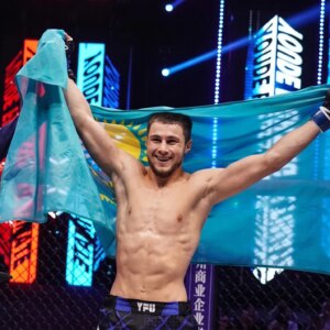 Le finisseur kazakh invaincu Adlan Umarov signe avec ONE Championship