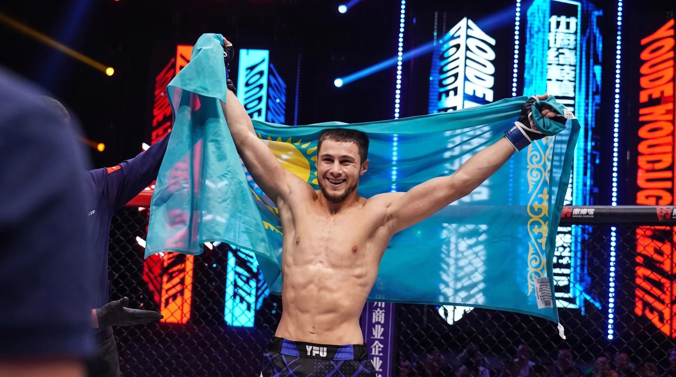 Le finisseur kazakh invaincu Adlan Umarov signe avec ONE Championship
